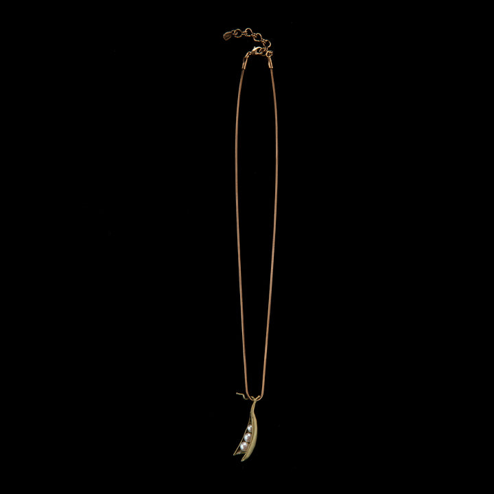 Pea Pod Pendant - 3 Pearls