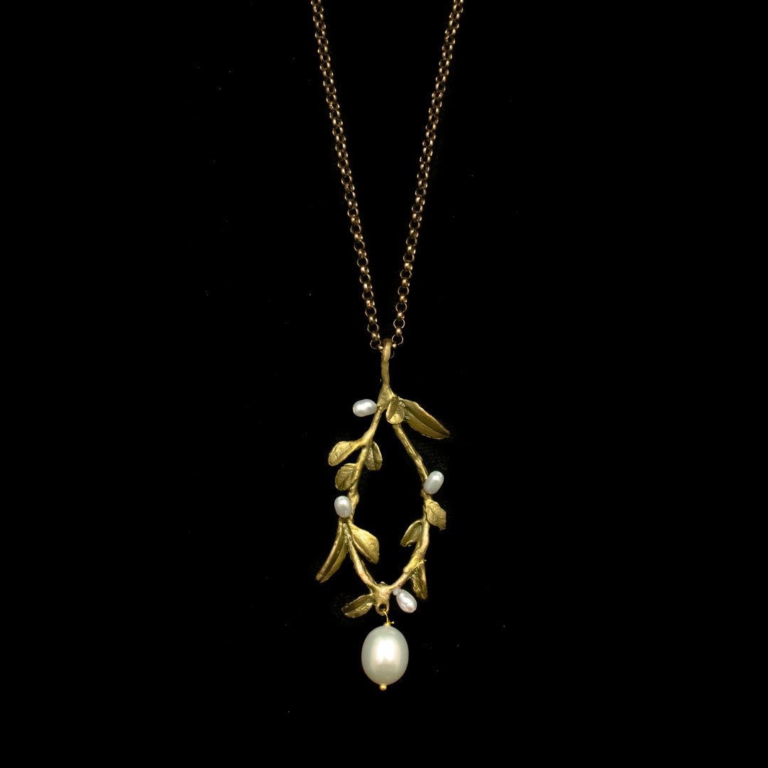 Victorian Vine Oval Pendant